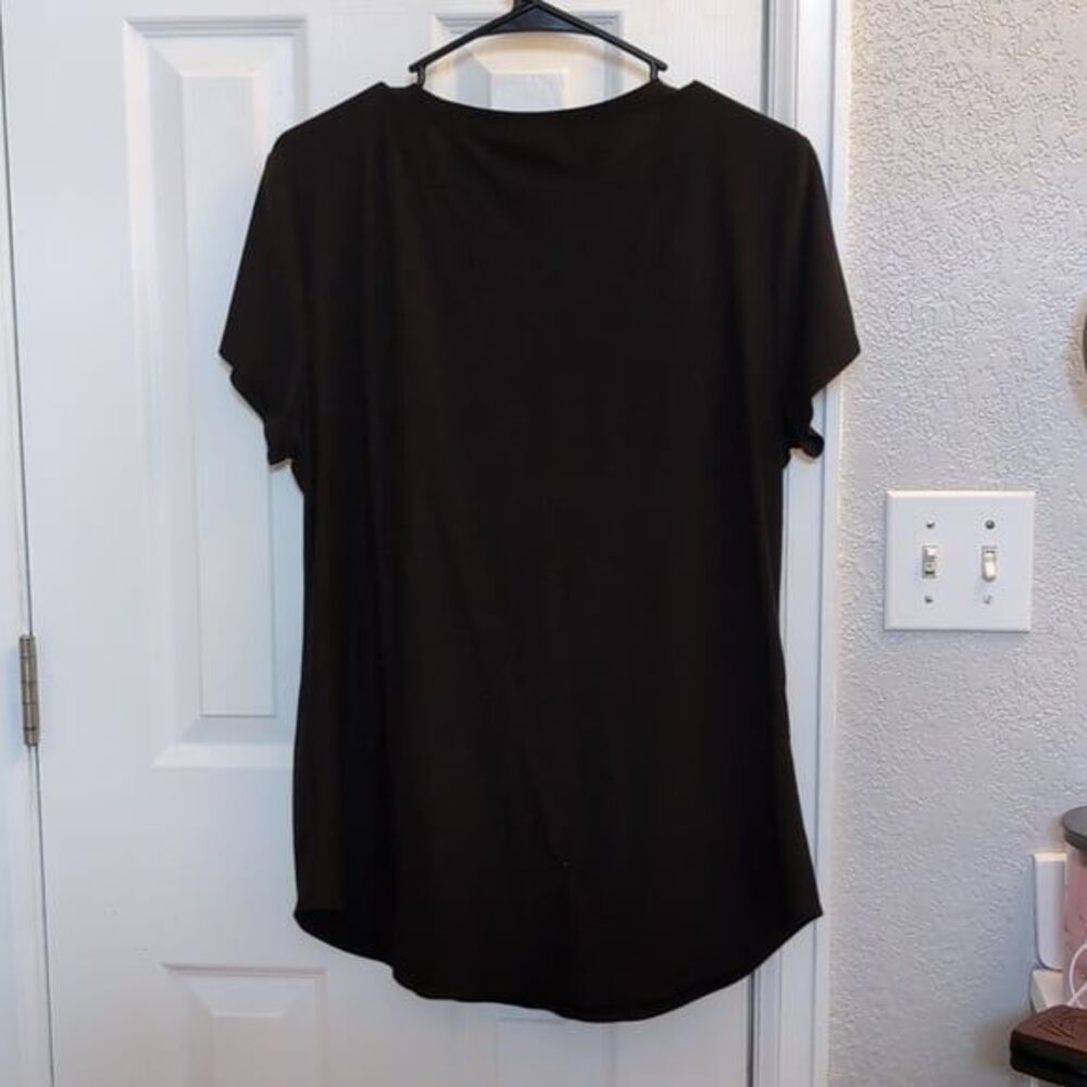 No Boundaries "Love Whatever" Black T-shirt in Size Medium - Picture 3 of 3